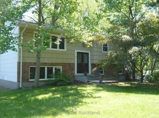 29 Howard Ave, Tappan, NY 10983