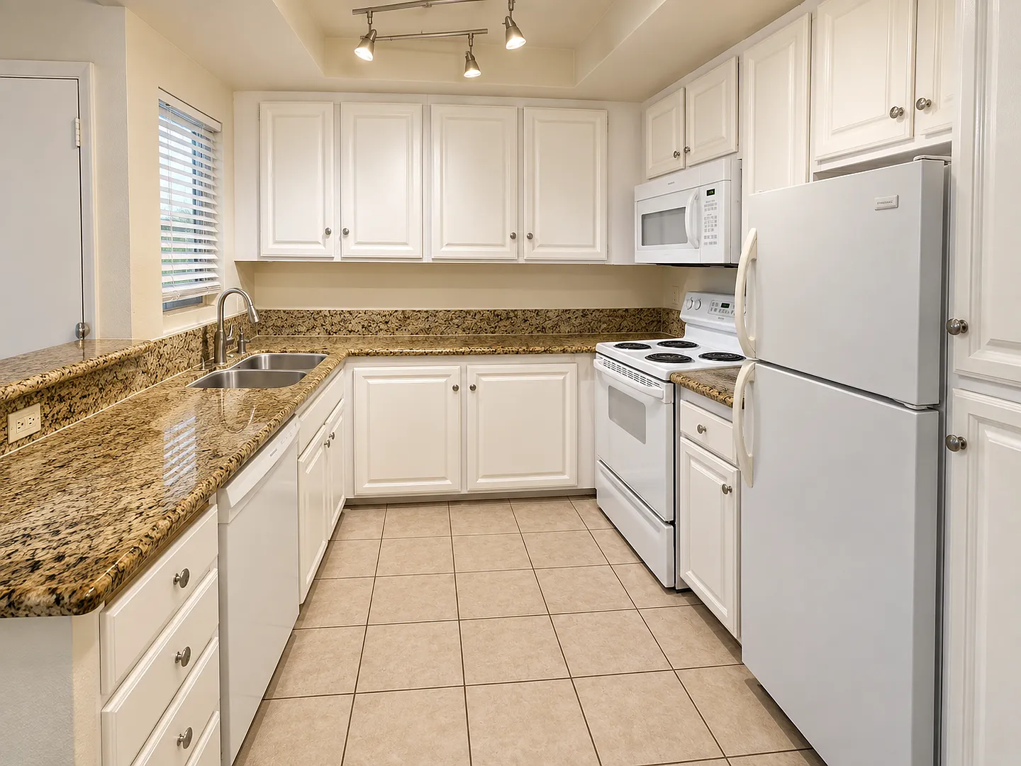 Move-In Ready 1BR Condo | Private Balcony | Pool & Gym | Parking Included — Photo 2