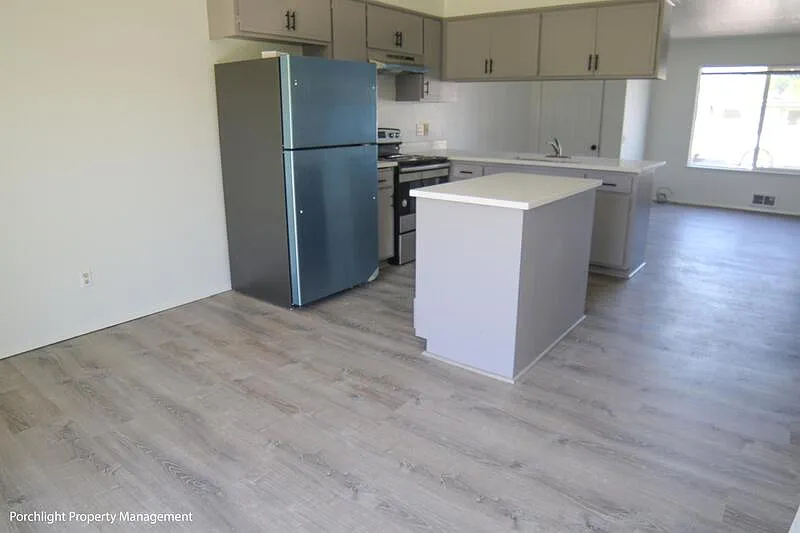 2 bed, 1.0 bath, 850 sqft, $1,750 — Photo 3