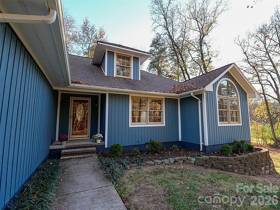 3rd image of 44585 Baldwin Rd