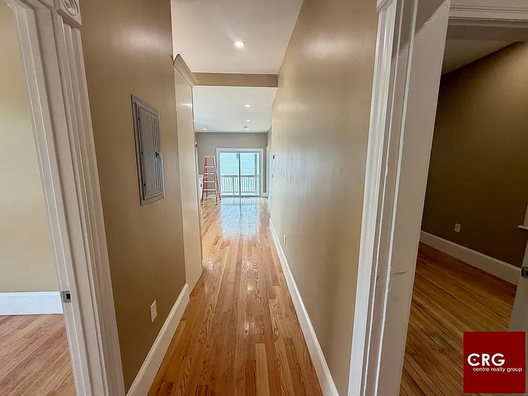 430 Meridian St #2 — Photo 5