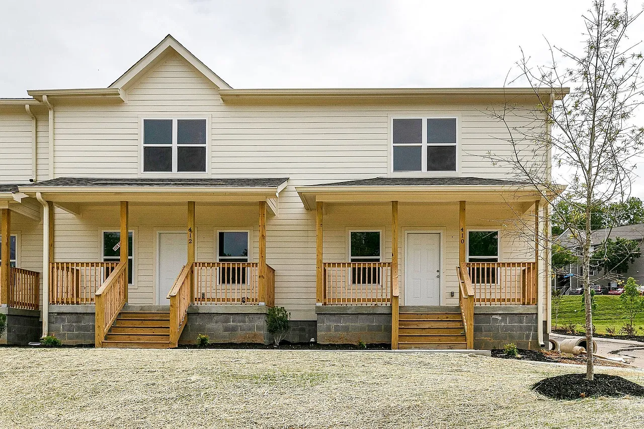 448 Caldwell Dr — Photo 2