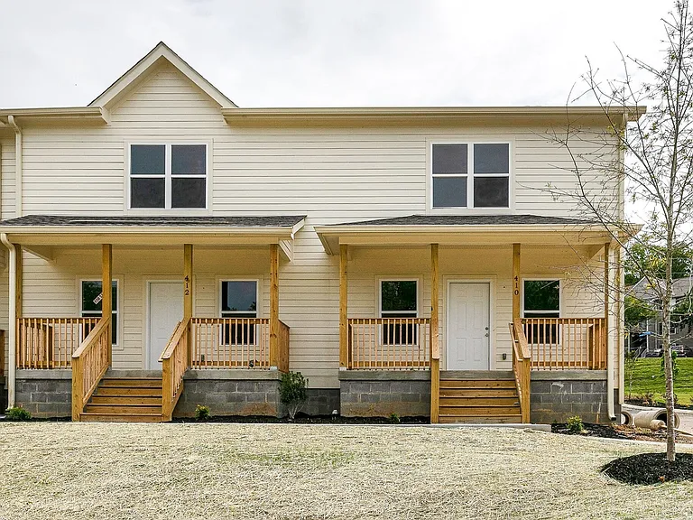 448 Caldwell Dr — Photo 2