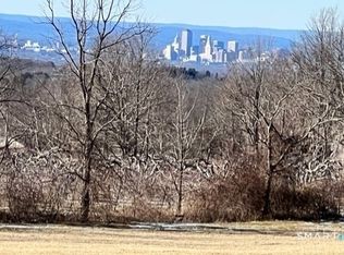 31 Accornero Lane, Glastonbury, CT 06073