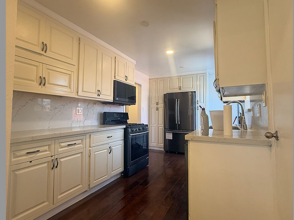 1st image of 147 Bradford Dr