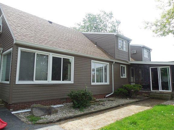 4th image of 411 Durfee Dr