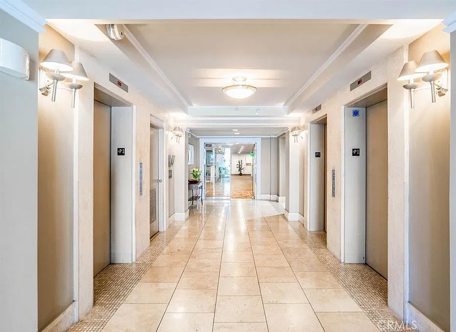 2 bed, 979 sqft, $2,800 — Photo 4