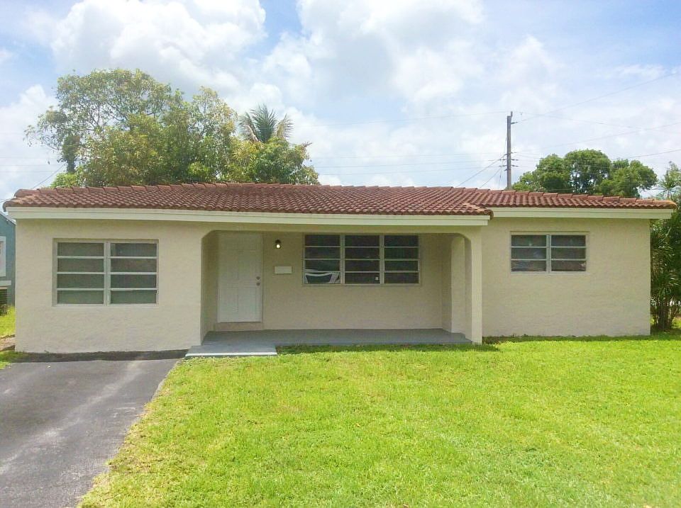 1st image of 2719 Bahama Dr
