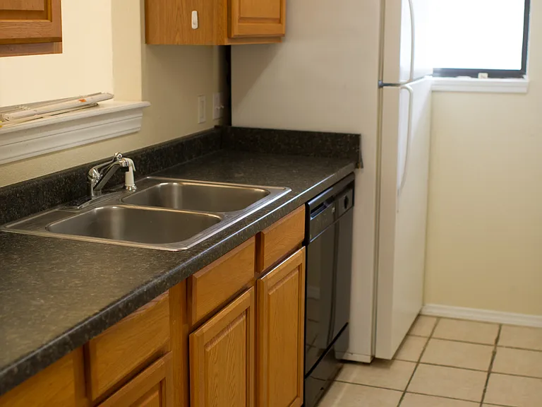 409 S Hester St — Photo 3