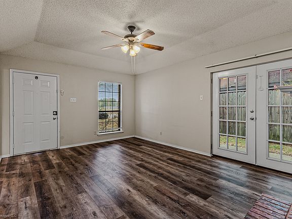 5th image of 2705 Stanford St