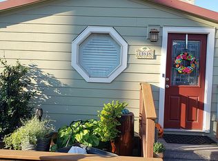 11616 N Island Cove Ln, Portland, OR 97217