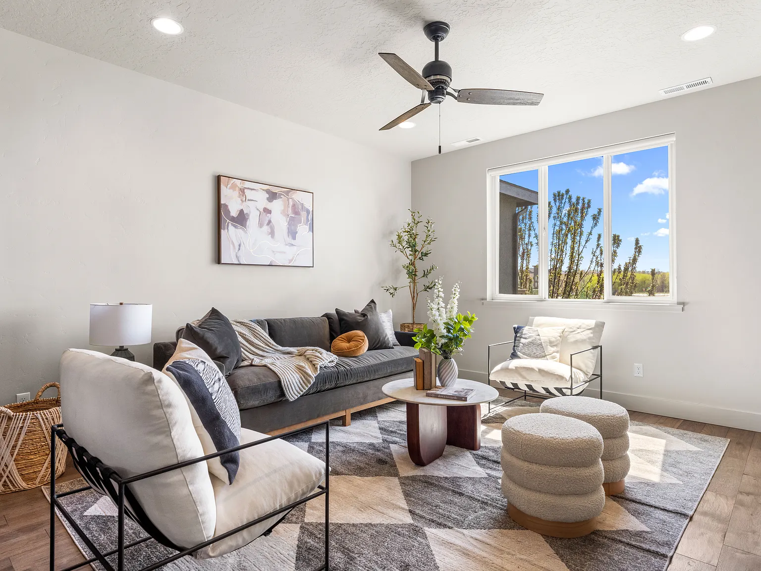 2 bed, 2163 sqft, $3,400 — Photo 3
