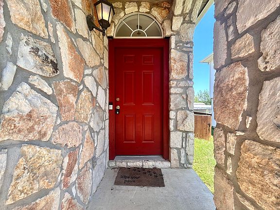 4th image of 1606 Sundance Dr