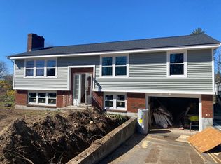 12 Randall Dr, Burlington, MA 01803