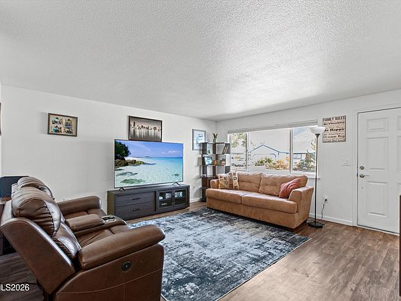 4th image of 229 Gordon Ln
