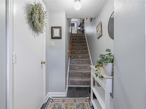 2nd image of 545 Winesap Ct