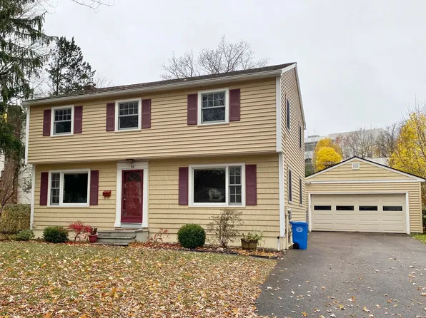 58 Case Pkwy, Burlington, VT 05401