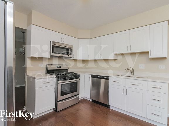 5th image of 6S124 Lakewood Dr