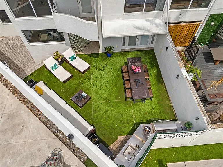 4522 W North B St — Photo 40
