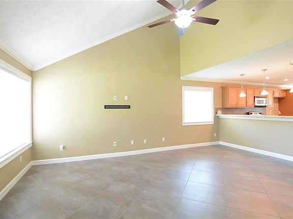 4th image of 10514 Trade Winds Dr