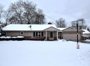 W180S7953 Pioneer Dr, Muskego, WI 53150