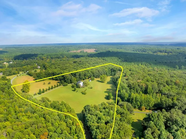 618 Rivanna Woods Dr, Fork Union, VA 23055