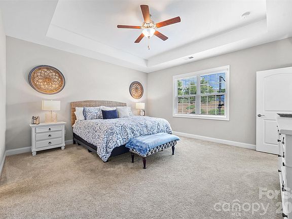 4th image of 404 Trillium Way