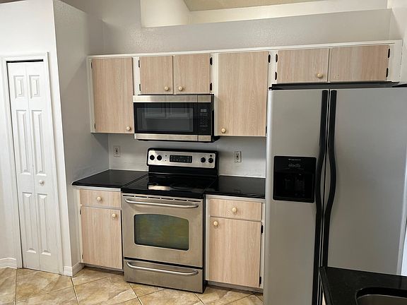 5th image of 231 N Hawthorne Ave #1