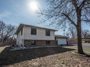 3998 Riverton Ave, Eagan, MN 55122