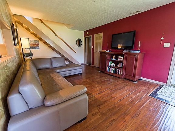 4th image of 4414 Buxton Ct