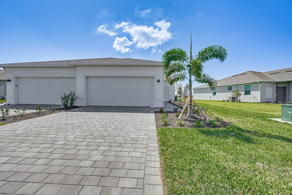 3 bed, 1417 sqft, $1,997 — Photo 1