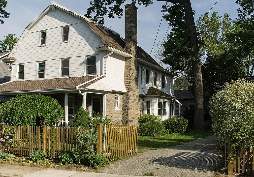 115 Rockland Ave photo 1