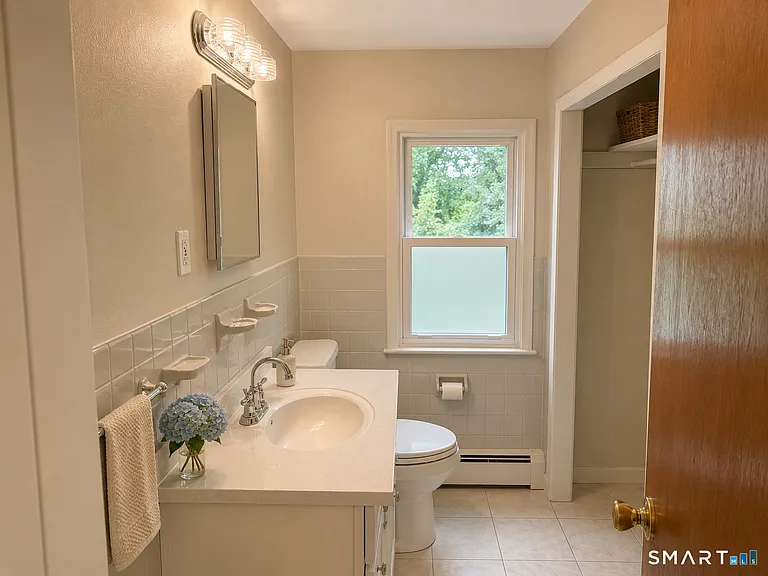 18 Dawn St — Photo 12