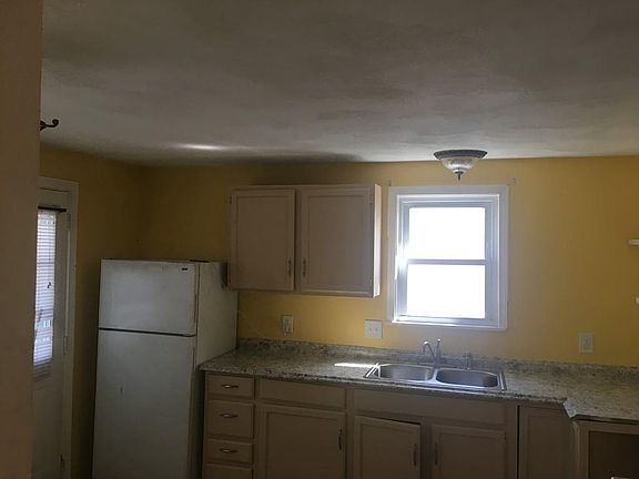 3rd image of 12 Brownville Ave