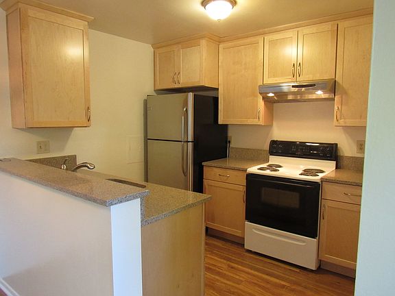 3rd image of 210 Gomes Ct APT 1