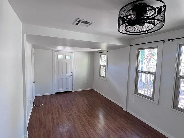 1031 E Palm Ln — Photo 7