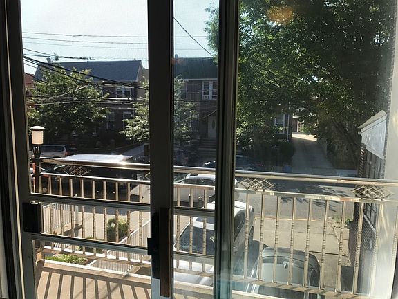 5th image of 2566 45th St APT 2