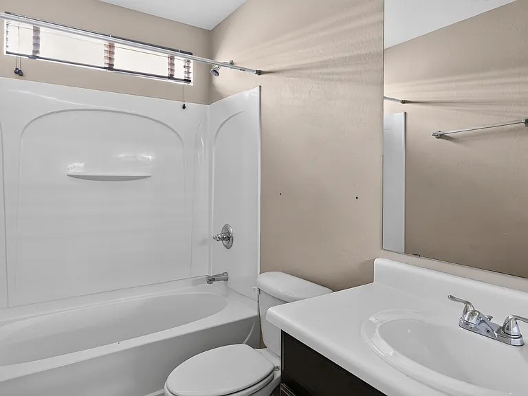 3032 W Cavalry Dr — Photo 5