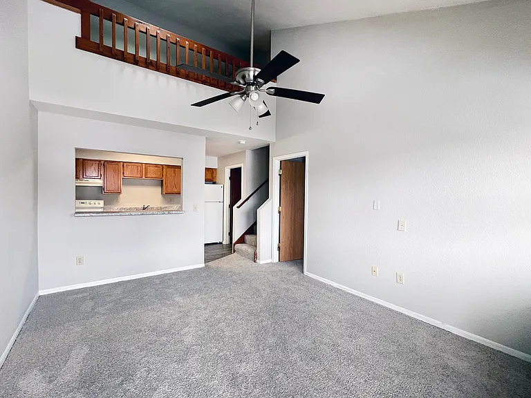 2550 N Limestone St — Photo 20
