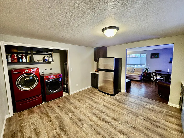 707 Rees Ct — Photo 3