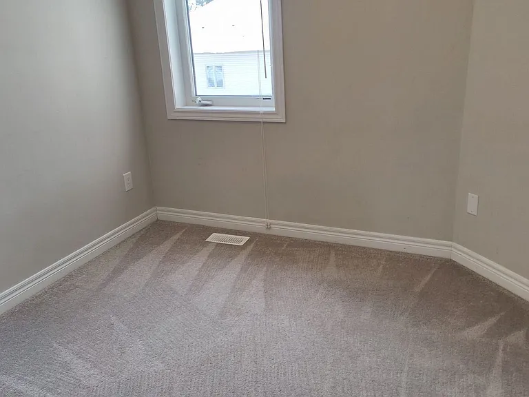630 Linden Dr E — Photo 11