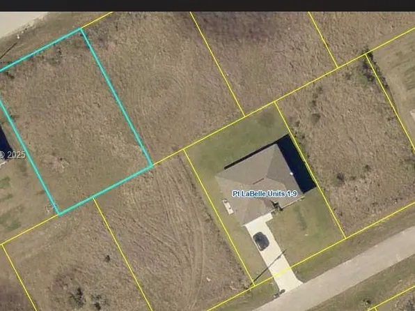 9008 Meadow City In The Est #Of, Labelle, FL 33935