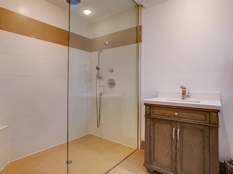 2045 Marydale Dr — Photo 36