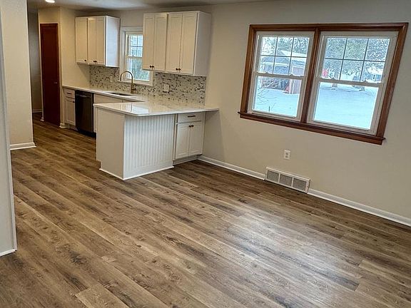 2nd image of 3510 Carlisle Rd