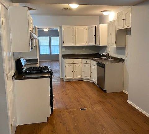4th image of 1265 Murrow St