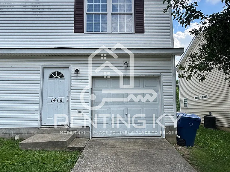 1419 Westwood Dr — Photo 1