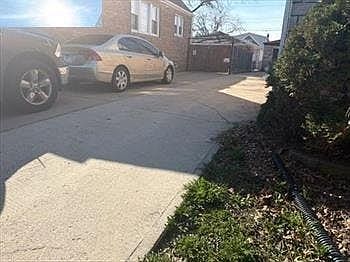 5th image of 7337 W 55th Pl