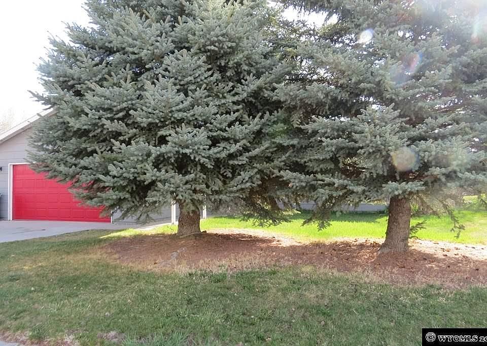 1st image of 413 Peak Dr