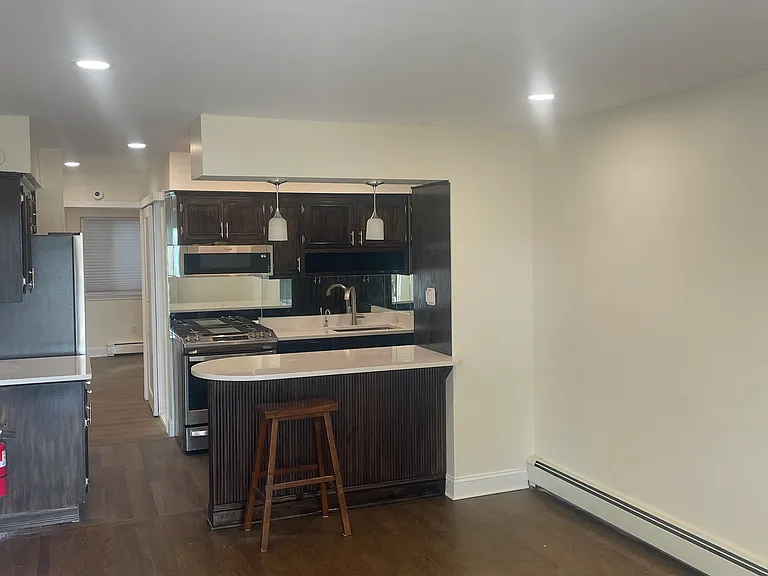 6713 Boulevard — Photo 11