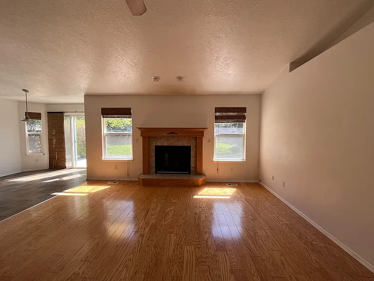 11917 W Lewisburg Ct — Photo 15